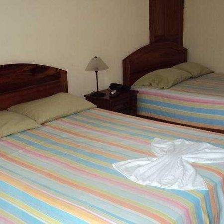 Hotel Villa Acacia Плайя-Ермоса Екстер'єр фото
